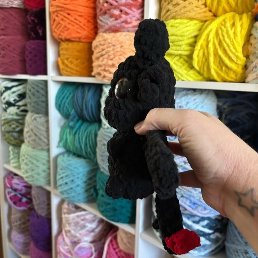 Studio 120 adorable black